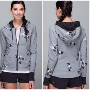 Lululemon Athletica Womens Atomic Gray floral Movement hoodie jacket size 8